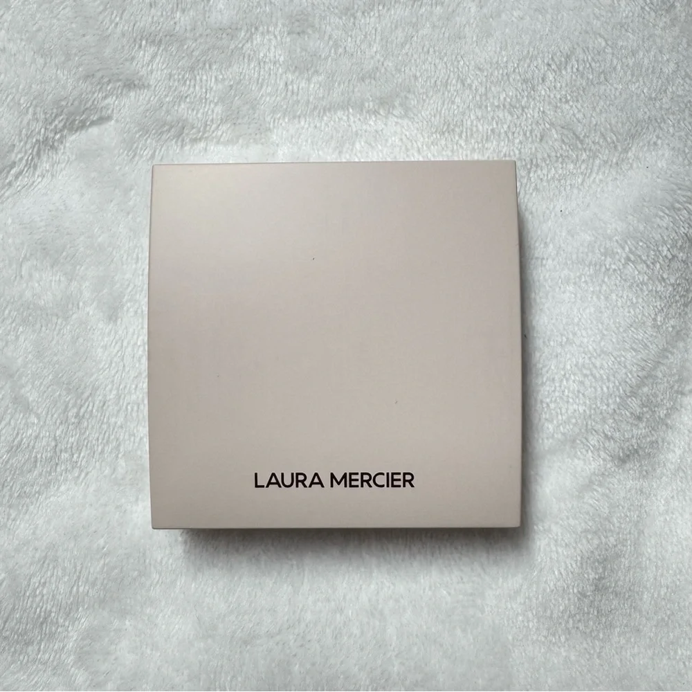 Laura Mercier Real Flawless Luminous Perfecting Pressed Powder - Translucent NIB